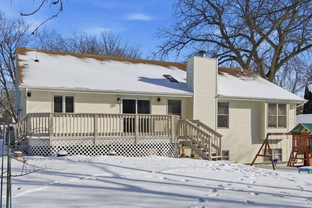 296 Charlotte Avenue, Crystal Lake, IL 60014