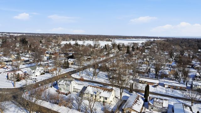 296 Charlotte Avenue, Crystal Lake, IL 60014