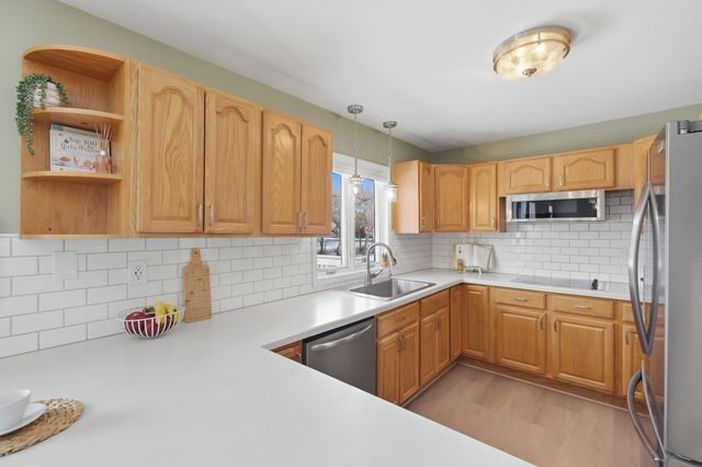 296 Charlotte Avenue, Crystal Lake, IL 60014