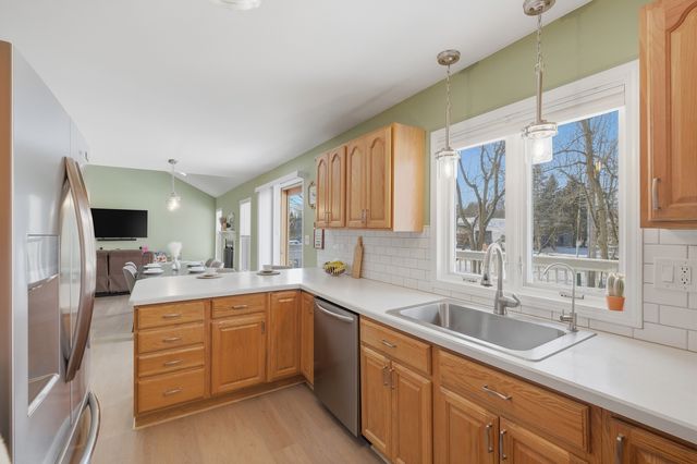 296 Charlotte Avenue, Crystal Lake, IL 60014