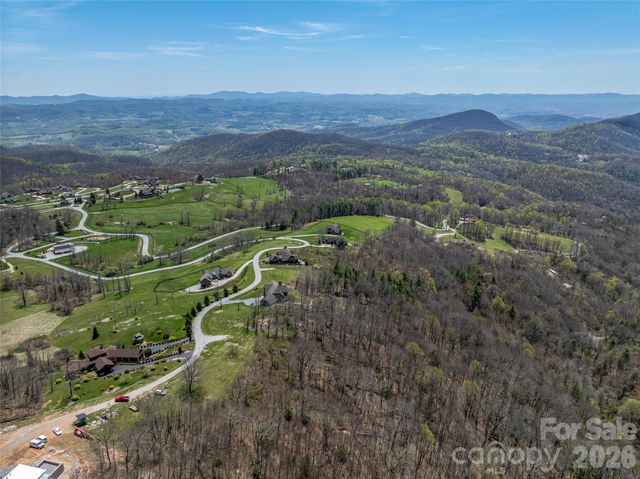 487 Grand Highland Drive, Hendersonville, NC 28792