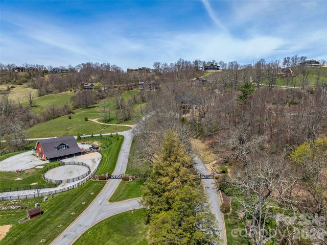 487 Grand Highland Drive, Hendersonville, NC 28792