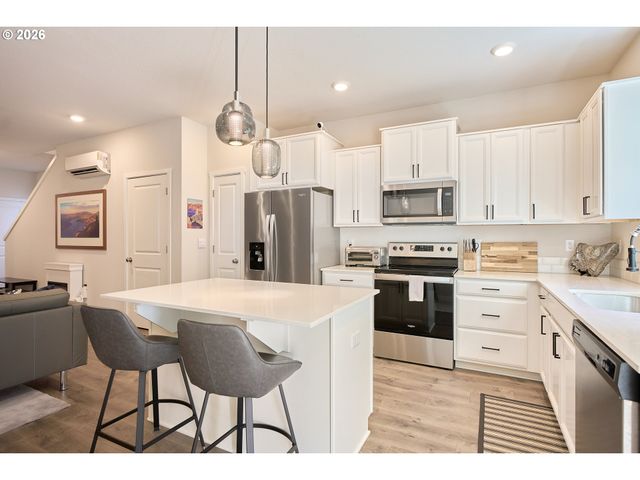 5904 Ne 80TH Ct, Vancouver, WA 98662