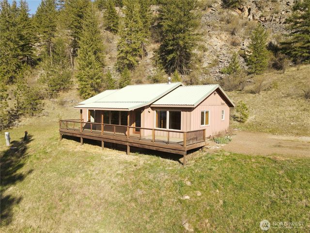 60 E Wannacut Lane, Oroville, WA 98844