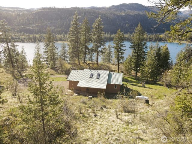 60 E Wannacut Lane, Oroville, WA 98844