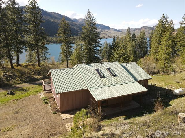 60 E Wannacut Lane, Oroville, WA 98844