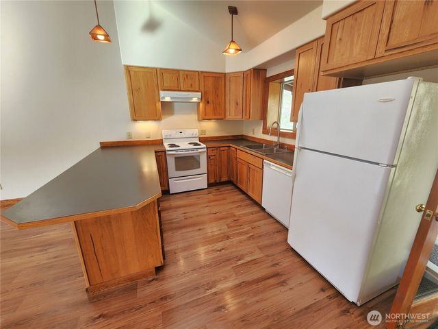 60 E Wannacut Lane, Oroville, WA 98844