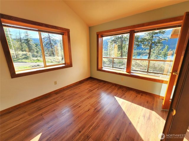 60 E Wannacut Lane, Oroville, WA 98844