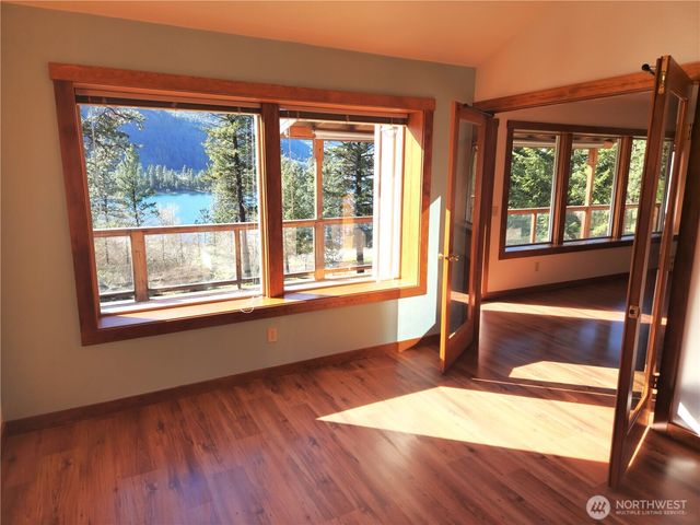 60 E Wannacut Lane, Oroville, WA 98844