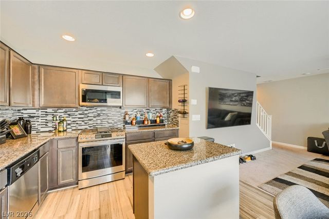 1896 Via Del Rey Court, Las Vegas, NV 89115