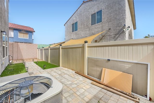 1896 Via Del Rey Court, Las Vegas, NV 89115