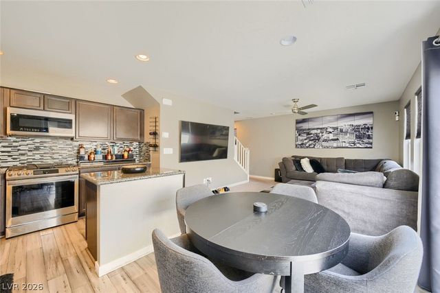 1896 Via Del Rey Court, Las Vegas, NV 89115