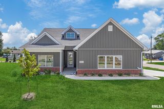 401 DOLAN Drive, Blue Grass, IA 52726
