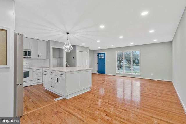 704 ALABAMA DR, Herndon, VA 20170