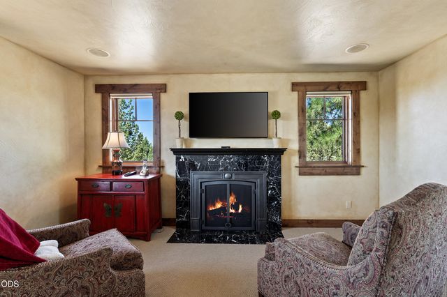 3444 NW Greenleaf Way, Bend, OR 97703