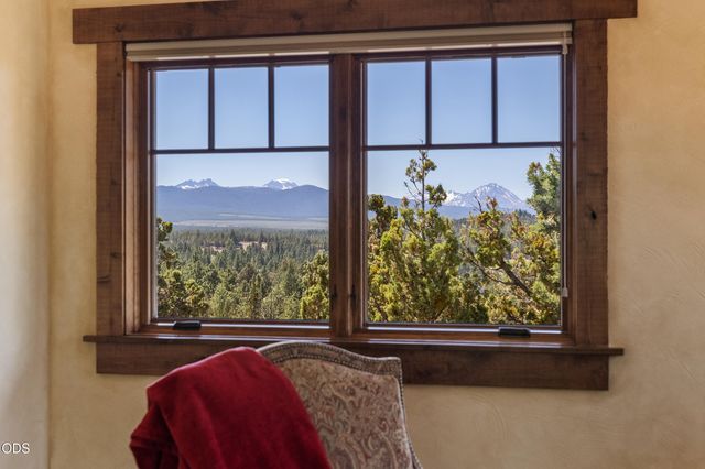 3444 NW Greenleaf Way, Bend, OR 97703
