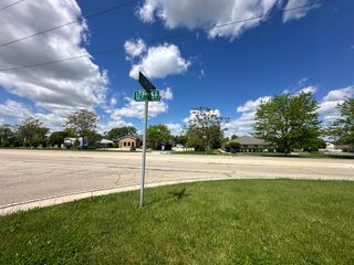 1201 Leinster Drive, Lemont, IL 60439