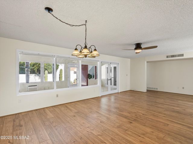 5032 N Northridge Place, Tucson, AZ 85718