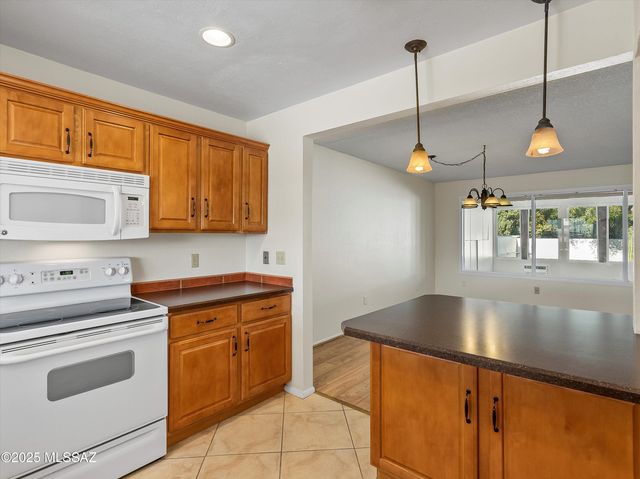 5032 N Northridge Place, Tucson, AZ 85718