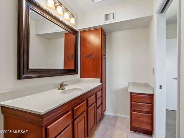 5032 N Northridge Place, Tucson, AZ 85718