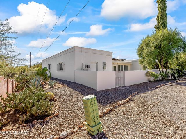 5032 N Northridge Place, Tucson, AZ 85718