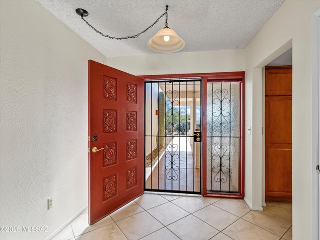 5032 N Northridge Place, Tucson, AZ 85718