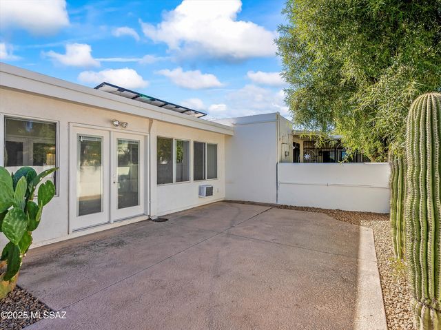 5032 N Northridge Place, Tucson, AZ 85718