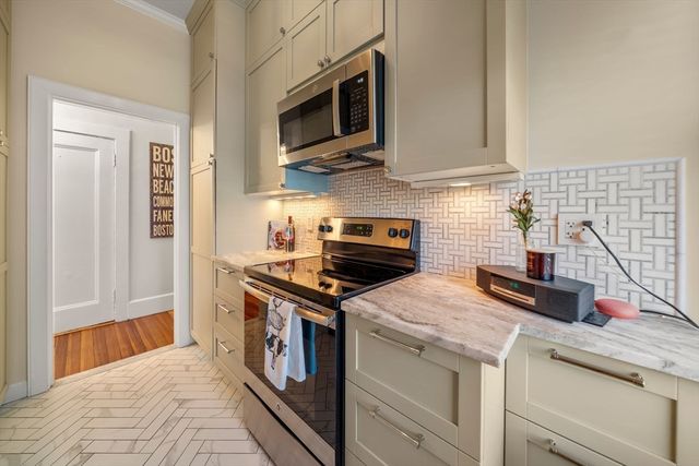 554 East 4th St 1B, Boston, MA 02127