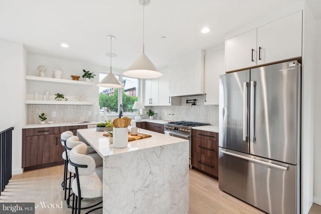 614 BRENNA WALK, Philadelphia, PA 19123