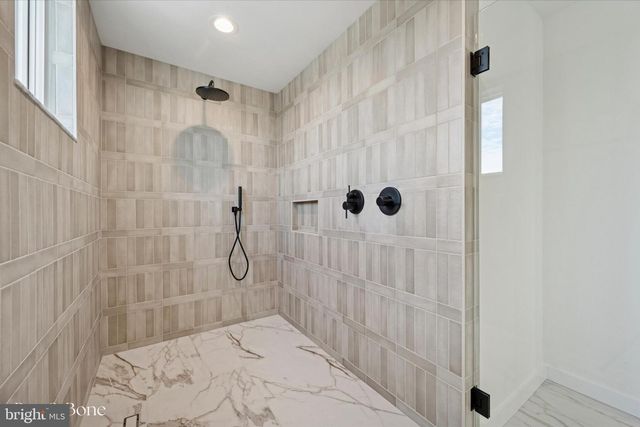 614 BRENNA WALK, Philadelphia, PA 19123
