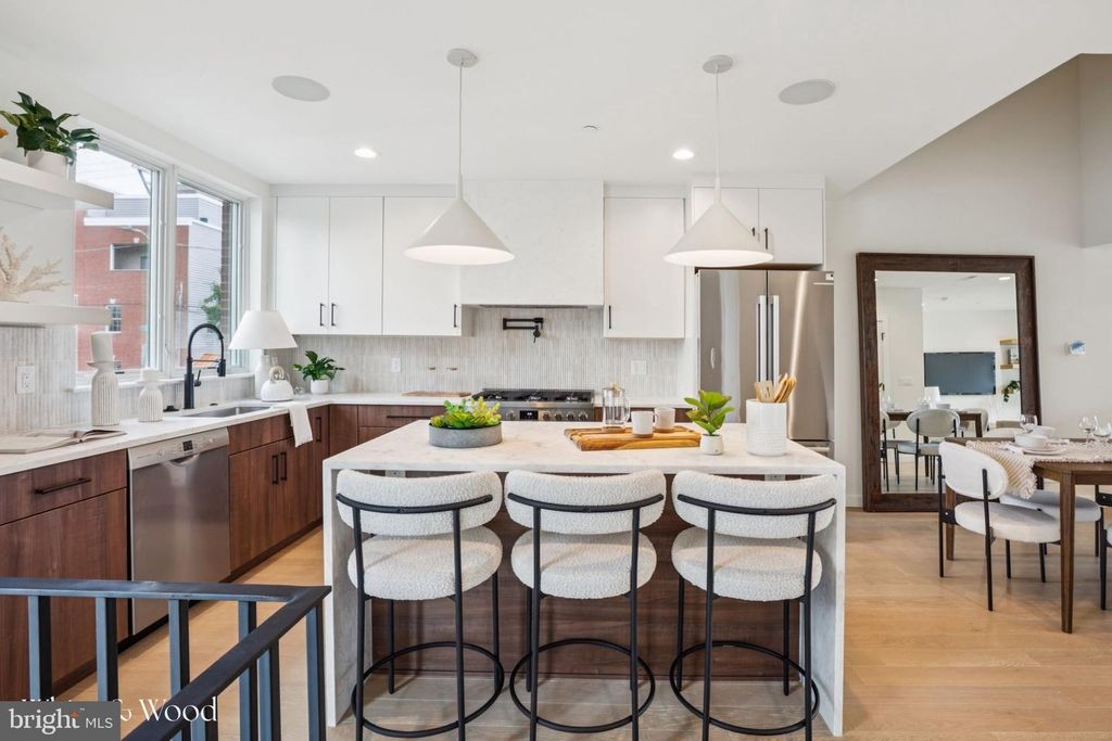 614 BRENNA WALK, Philadelphia, PA 19123