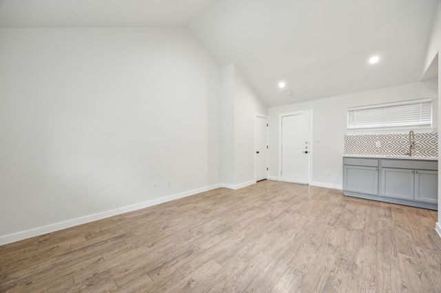 5018 San Jacinto Street 210, Dallas, TX 75206