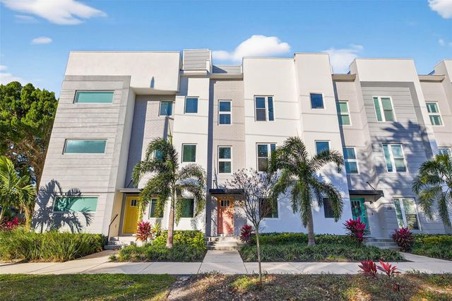 104 26TH STREET N, St Petersburg, FL 33713