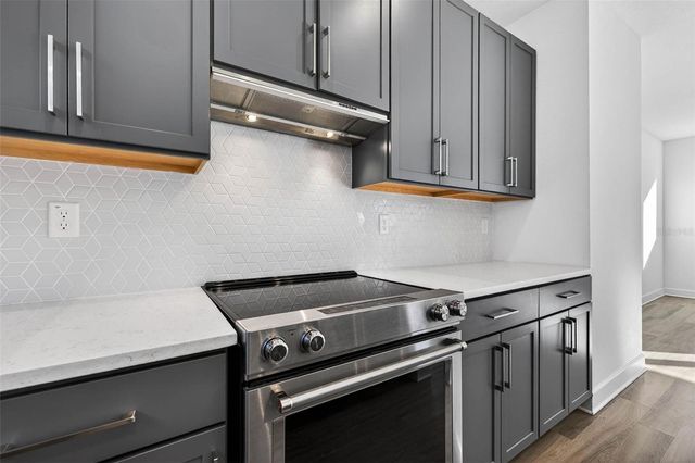 104 26TH STREET N, St Petersburg, FL 33713