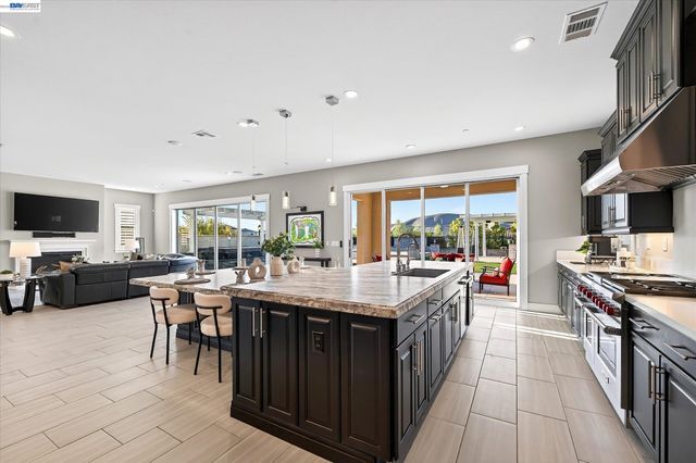 2799 Lahontan Way, Dublin, CA 94568