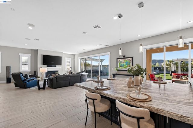 2799 Lahontan Way, Dublin, CA 94568