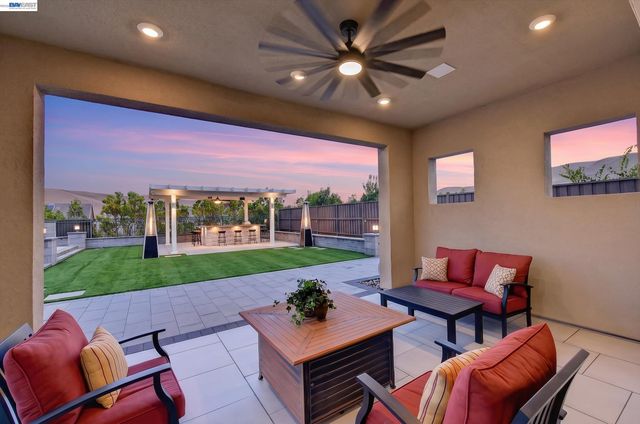 2799 Lahontan Way, Dublin, CA 94568