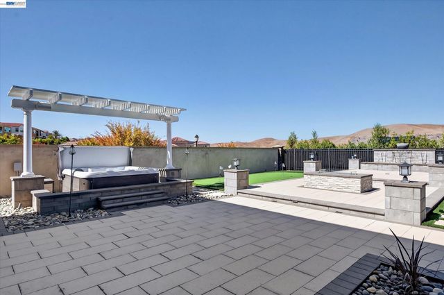 2799 Lahontan Way, Dublin, CA 94568