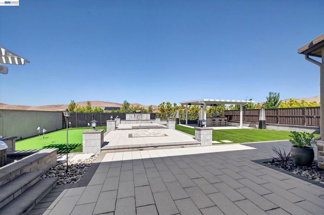 2799 Lahontan Way, Dublin, CA 94568