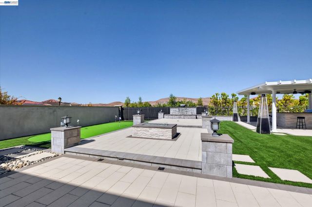 2799 Lahontan Way, Dublin, CA 94568