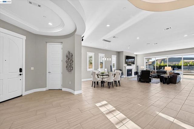 2799 Lahontan Way, Dublin, CA 94568