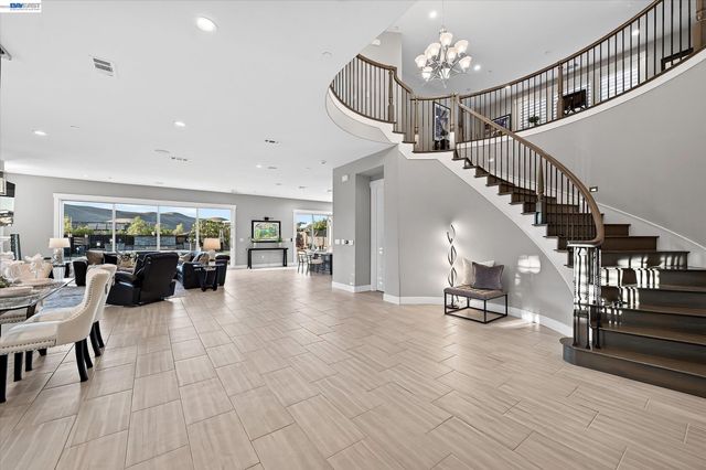2799 Lahontan Way, Dublin, CA 94568