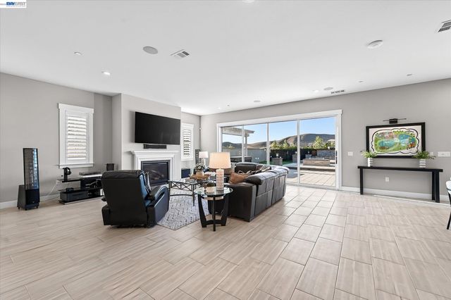 2799 Lahontan Way, Dublin, CA 94568