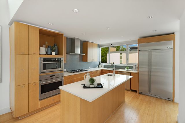 802 N Oak Cliff Boulevard, Dallas, TX 75208