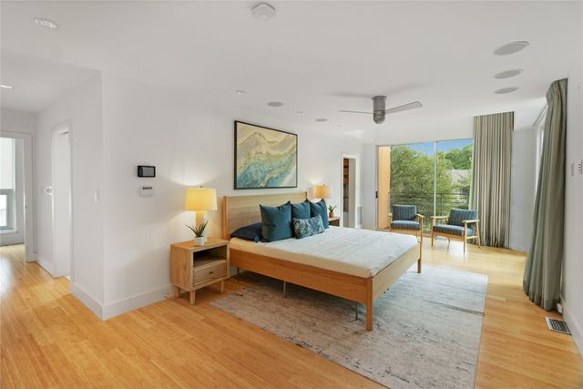 802 N Oak Cliff Boulevard, Dallas, TX 75208