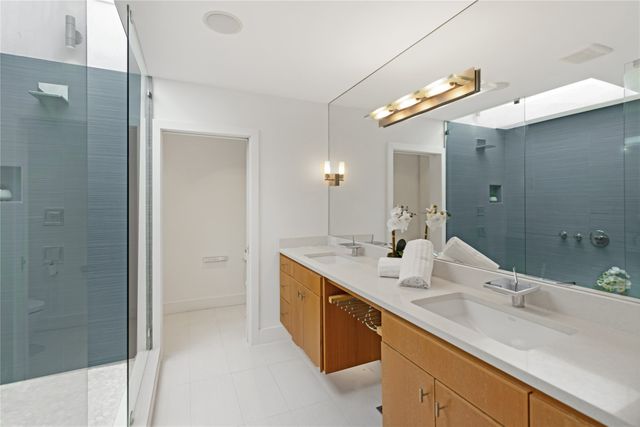 802 N Oak Cliff Boulevard, Dallas, TX 75208