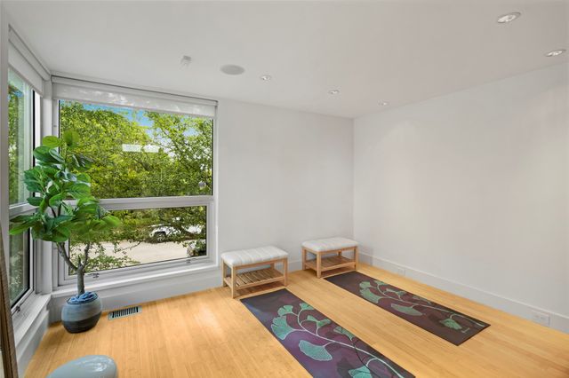 802 N Oak Cliff Boulevard, Dallas, TX 75208