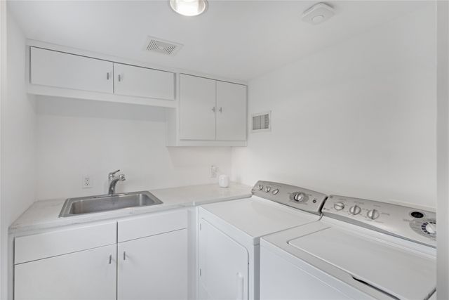 802 N Oak Cliff Boulevard, Dallas, TX 75208