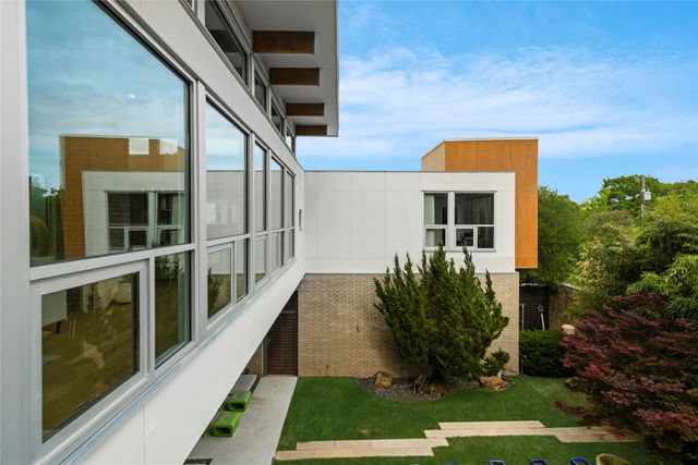 802 N Oak Cliff Boulevard, Dallas, TX 75208