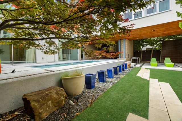 802 N Oak Cliff Boulevard, Dallas, TX 75208